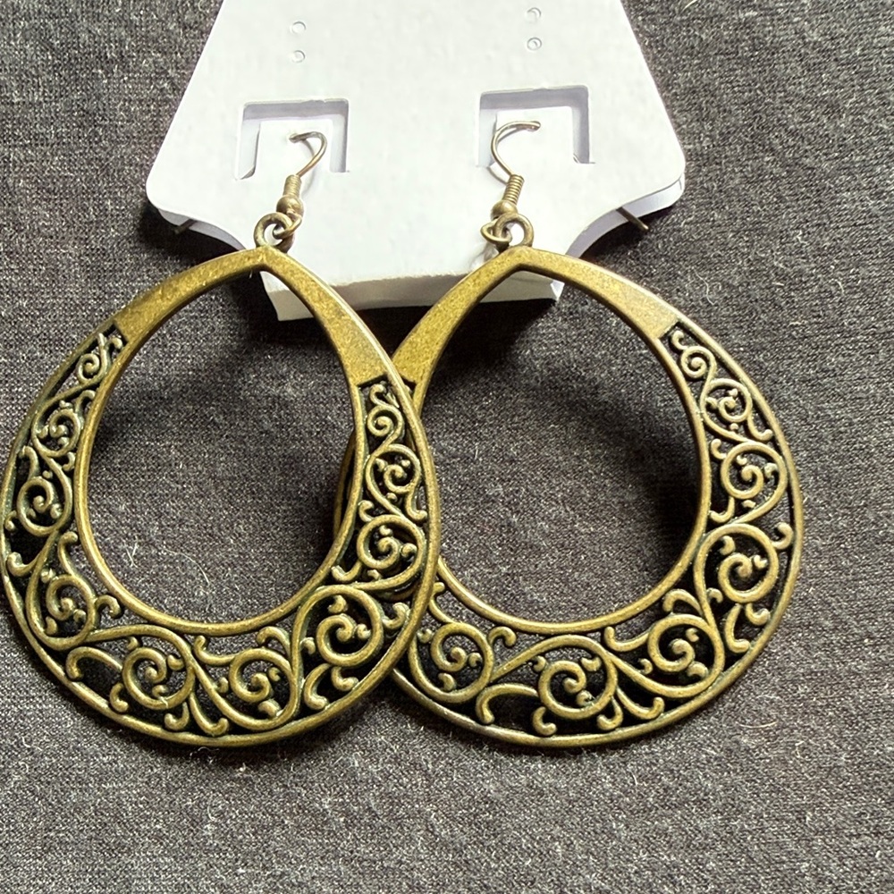 Elegant Brass Filigree Teardrop Earrings